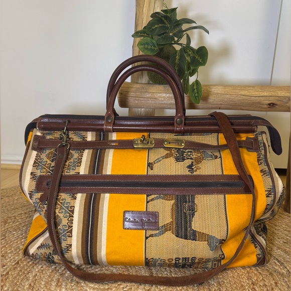Claudia Giuliano Handbags - Vintage 🤎Luggage bag (Italian) - Wool & Leather
